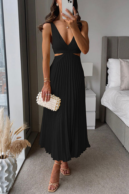 Emma Pleated V-Neck Maxi Dress - Black