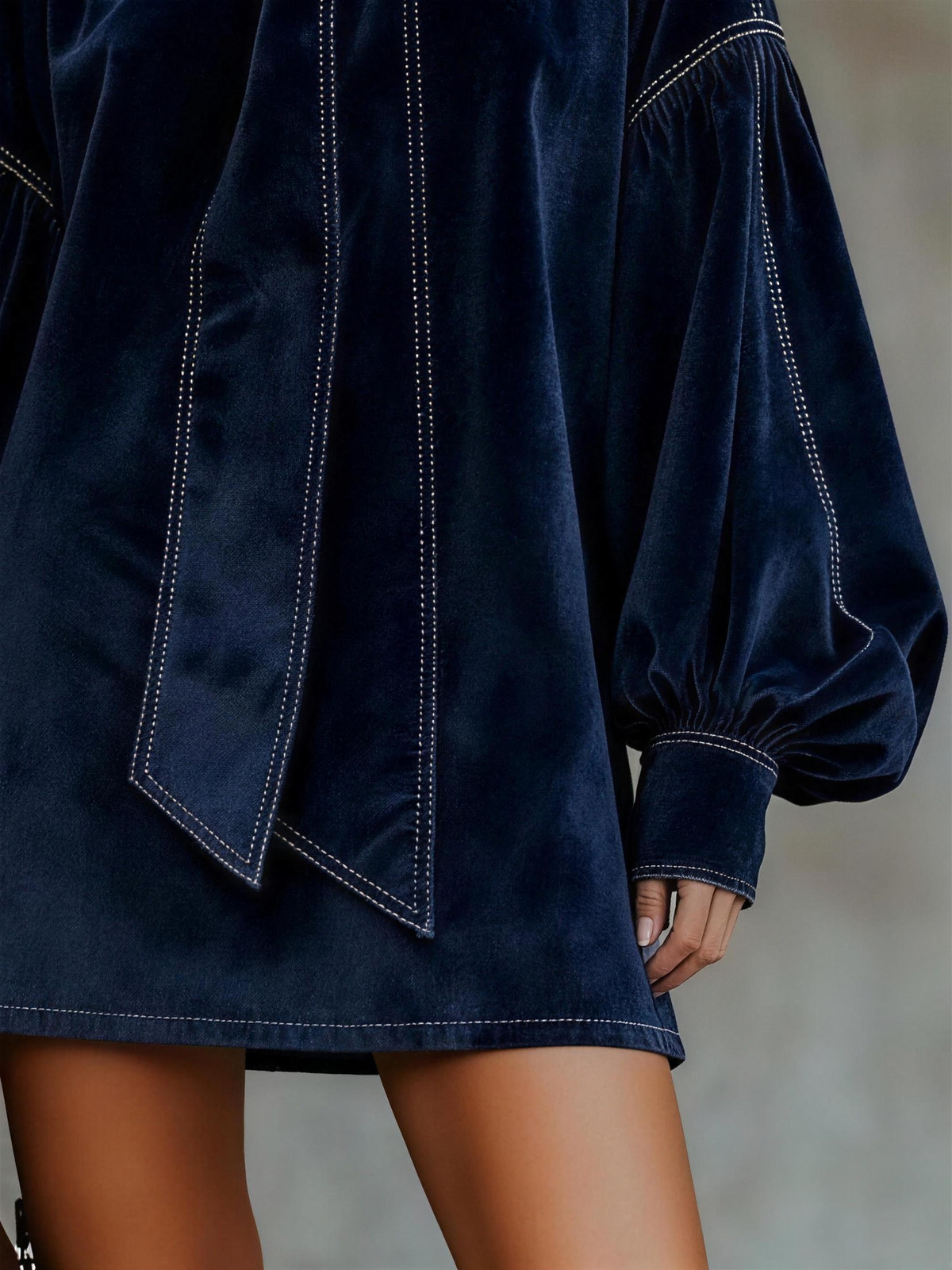 Agata velvet dress - balloon sleeve detail