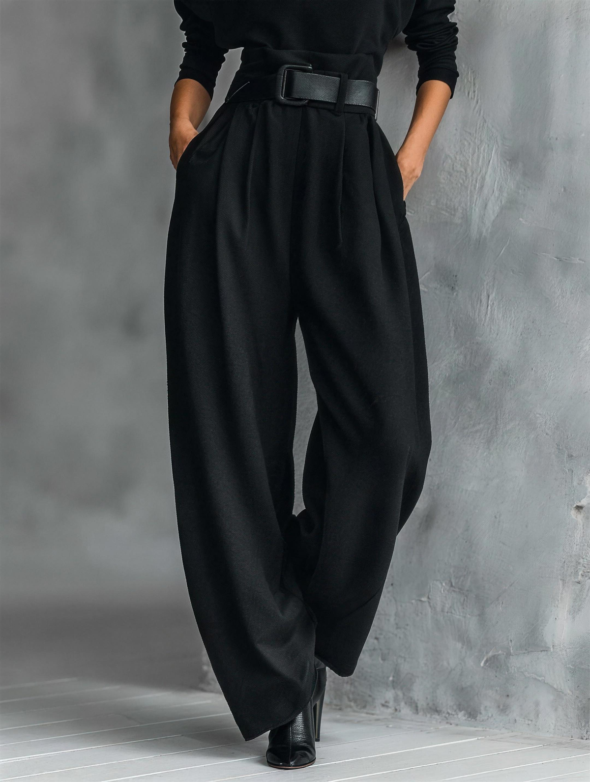 Ida turtleneck & belted wide-leg pants set - side